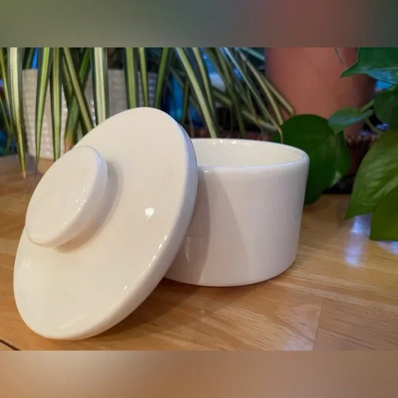 Trinket dish with lid, mark USA no marks, chips or scratches - Picture 10 of 10